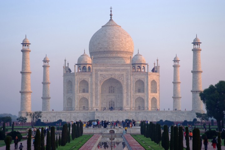 インド