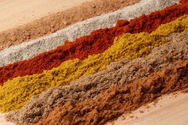パウダースパイスの香りを引き出すコツは、熱と油_パウダースパイスの香りを引き出す_スパイスのガネーシャ